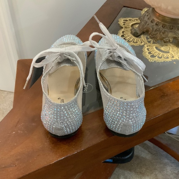 Pierre Dumas Rhinestone Silver Mesh Glitter Party Shoes Size 9 - Picture 3 of 6